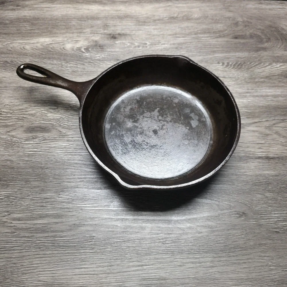 Vintage Lodge #5 SK Cast Iron Skillet - 3-notch Heat Ring - Double Spouts
